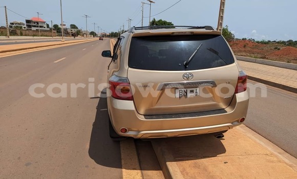 Acheter Occasion Voiture Toyota Highlander Marron à Cotonou, Benin Acheter Occasion Voiture Toyota Highlander Marron à Cotonou, Benin