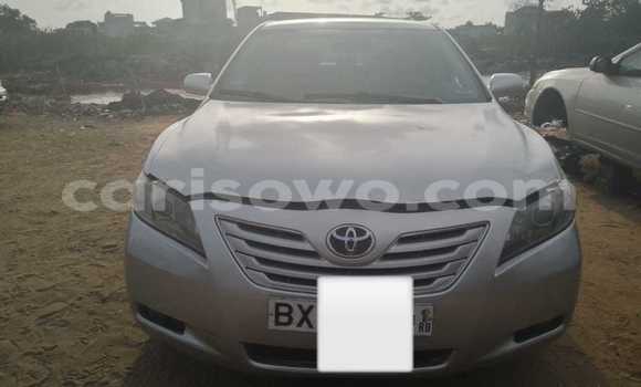 Sayi Na hannu Toyota Camry Azurfa Mota in Cotonou a Benin Sayi Na hannu Toyota Camry Azurfa Mota in Cotonou a Benin