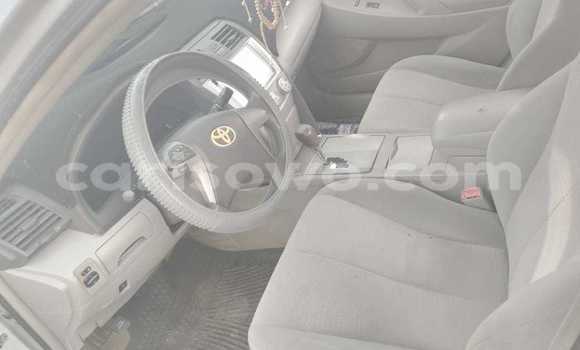 Sayi Na hannu Toyota Camry Azurfa Mota in Cotonou a Benin Sayi Na hannu Toyota Camry Azurfa Mota in Cotonou a Benin