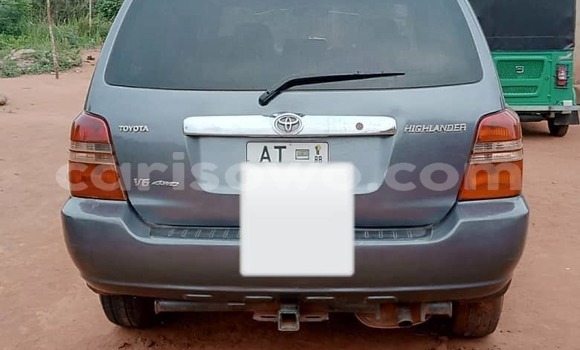 Acheter Occasion Voiture Toyota Highlander Bleu à Cotonou, Benin