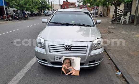 Sayi Na hannu Toyota Avensis Azurfa Mota in Cotonou a Benin Sayi Na hannu Toyota Avensis Azurfa Mota in Cotonou a Benin