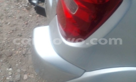 Acheter Occasion Voiture Toyota RAV4 Gris à Cotonou, Benin Acheter Occasion Voiture Toyota RAV4 Gris à Cotonou, Benin