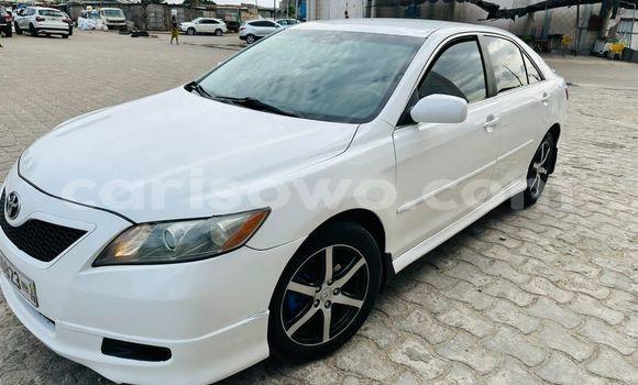 Ra Àlòkù Toyota Camry funfun Ọkọ̀ in Cotonou ni Benin Ra Àlòkù Toyota Camry funfun Ọkọ̀ in Cotonou ni Benin