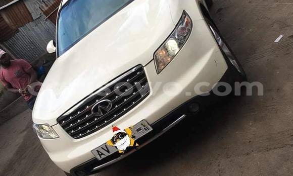Sayi Na hannu Infiniti FX White Mota in Cotonou a Benin