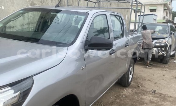 Ra Àlòkù Toyota Hilux Silver Ọkọ̀ in Cotonou ni Benin Ra Àlòkù Toyota Hilux Silver Ọkọ̀ in Cotonou ni Benin