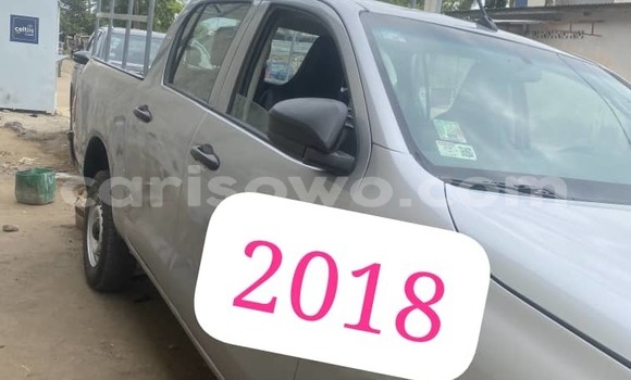 Ra Àlòkù Toyota Hilux Silver Ọkọ̀ in Cotonou ni Benin Ra Àlòkù Toyota Hilux Silver Ọkọ̀ in Cotonou ni Benin
