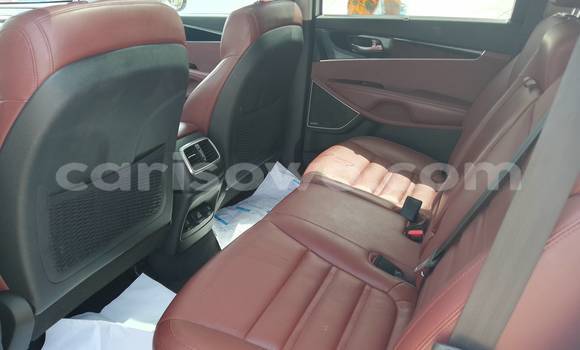Sayi Na hannu Kia Sorento White Mota in Cotonou a Benin Sayi Na hannu Kia Sorento White Mota in Cotonou a Benin