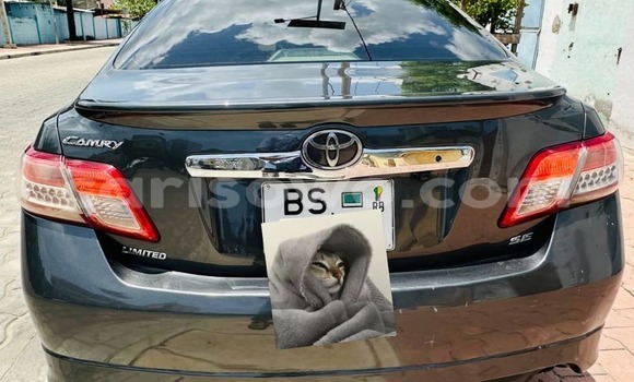 Ra Àlòkù Toyota Camry Silver Ọkọ̀ in Cotonou ni Benin Ra Àlòkù Toyota Camry Silver Ọkọ̀ in Cotonou ni Benin