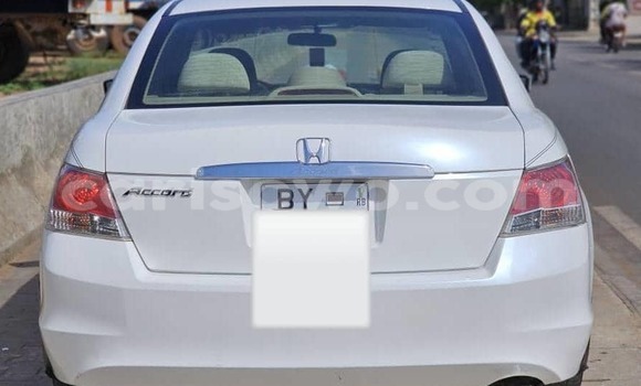 Acheter Occasion Voiture Honda Accord Blanc à Cotonou, Benin