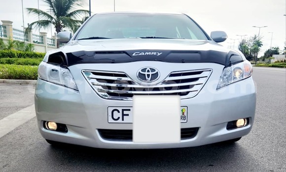 Sayi Na hannu Toyota Camry Azurfa Mota in Cotonou a Benin