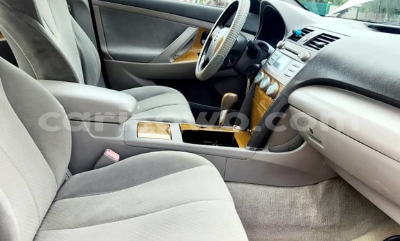 Ra Àlòkù Toyota Camry Silver Ọkọ̀ in Cotonou ni Benin Ra Àlòkù Toyota Camry Silver Ọkọ̀ in Cotonou ni Benin