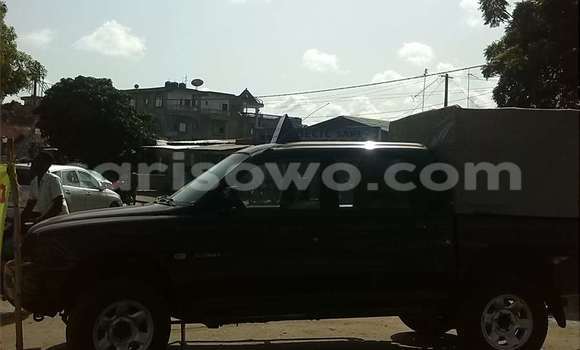 Ra Àlòkù Mitsubishi Pajero Alawọ ewe Ọkọ̀ in Cotonou ni Benin Ra Àlòkù Mitsubishi Pajero Alawọ ewe Ọkọ̀ in Cotonou ni Benin