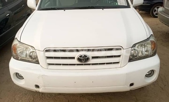 Acheter Occasion Voiture Toyota Highlander Blanc à Cotonou, Benin Acheter Occasion Voiture Toyota Highlander Blanc à Cotonou, Benin