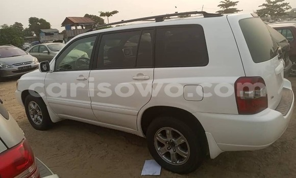 Acheter Occasion Voiture Toyota Highlander Blanc à Cotonou, Benin Acheter Occasion Voiture Toyota Highlander Blanc à Cotonou, Benin
