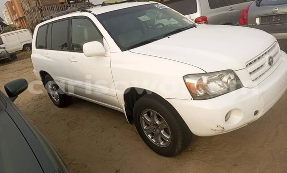 Acheter Occasion Voiture Toyota Highlander Blanc à Cotonou, Benin Acheter Occasion Voiture Toyota Highlander Blanc à Cotonou, Benin