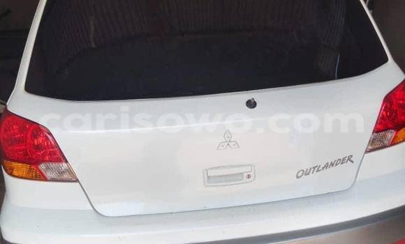 Acheter Occasion Voiture Mitsubishi Outlander Blanc à Cotonou, Benin Acheter Occasion Voiture Mitsubishi Outlander Blanc à Cotonou, Benin