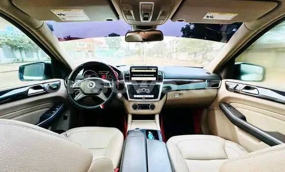 Ra Àlòkù Mercedes-Benz ML–Class funfun Ọkọ̀ in Aplahoue ni Couffo Ra Àlòkù Mercedes-Benz ML–Class funfun Ọkọ̀ in Aplahoue ni Couffo