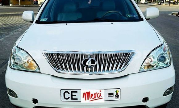 Ra Àlòkù Lexus RX 330 funfun Ọkọ̀ in Cotonou ni Benin