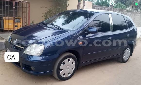 Sayi Na hannu Nissan Almera Blue Mota in Cotonou a Benin