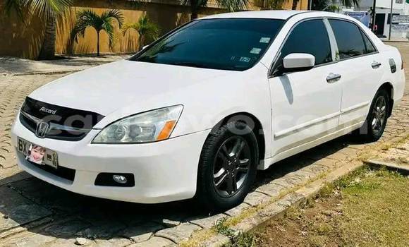 Acheter Occasion Voiture Honda Accord Blanc à Cotonou, Benin