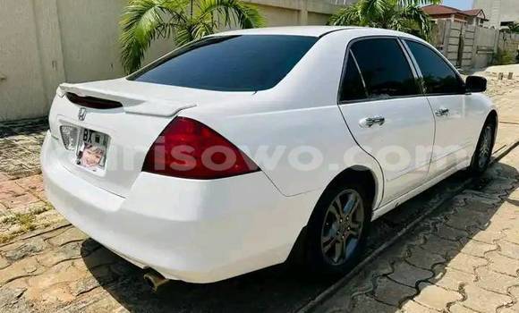 Ra Àlòkù Honda Accord funfun Ọkọ̀ in Cotonou ni Benin Ra Àlòkù Honda Accord funfun Ọkọ̀ in Cotonou ni Benin