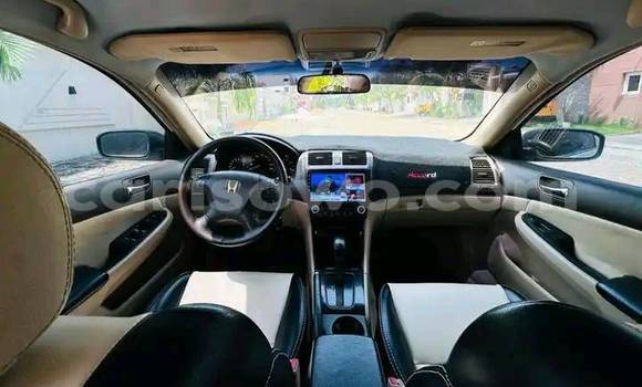 Ra Àlòkù Honda Accord funfun Ọkọ̀ in Cotonou ni Benin Ra Àlòkù Honda Accord funfun Ọkọ̀ in Cotonou ni Benin