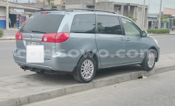Acheter Occasion Voiture Toyota Sienna Vert à Cotonou, Benin