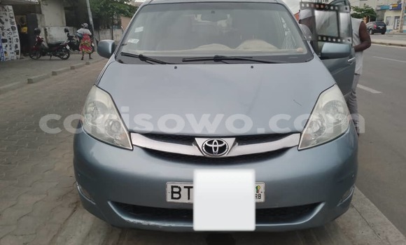 Ra Àlòkù Toyota Sienna Alawọ ewe Ọkọ̀ in Cotonou ni Benin Ra Àlòkù Toyota Sienna Alawọ ewe Ọkọ̀ in Cotonou ni Benin