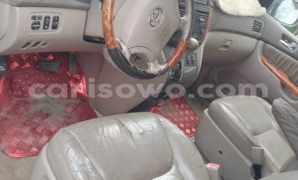 Ra Àlòkù Toyota Sienna Alawọ ewe Ọkọ̀ in Cotonou ni Benin Ra Àlòkù Toyota Sienna Alawọ ewe Ọkọ̀ in Cotonou ni Benin