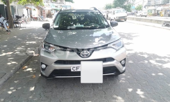 Ra Àlòkù Toyota RAV4 Silver Ọkọ̀ in Cotonou ni Benin