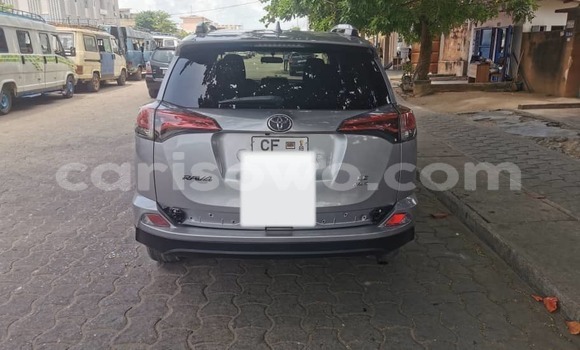 Ra Àlòkù Toyota RAV4 Silver Ọkọ̀ in Cotonou ni Benin Ra Àlòkù Toyota RAV4 Silver Ọkọ̀ in Cotonou ni Benin