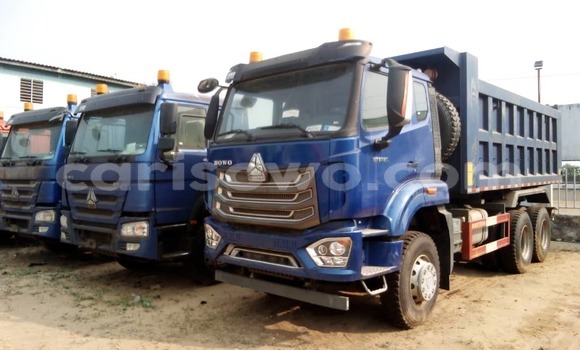 Sayi Na hannu Isuzu FTR 850 Sauran Babbar mota in Cotonou a Benin
