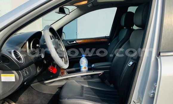 Ra Àlòkù Mercedes-Benz ML–Class Silver Ọkọ̀ in Cotonou ni Benin Ra Àlòkù Mercedes-Benz ML–Class Silver Ọkọ̀ in Cotonou ni Benin