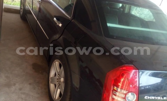 Sayi Na hannu Chrysler 300 Black Mota in Abomey Calavi a Benin Sayi Na hannu Chrysler 300 Black Mota in Abomey Calavi a Benin
