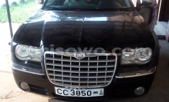 Sayi Na hannu Chrysler 300 Black Mota in Abomey Calavi a Benin Sayi Na hannu Chrysler 300 Black Mota in Abomey Calavi a Benin
