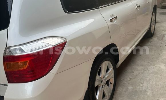 Ra Àlòkù Toyota Highlander funfun Ọkọ̀ in Cotonou ni Benin Ra Àlòkù Toyota Highlander funfun Ọkọ̀ in Cotonou ni Benin