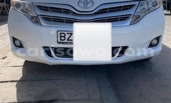 Sayi Na hannu Toyota Venza White Mota in Cotonou a Benin