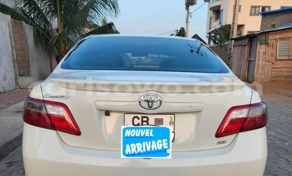 Sayi Na hannu Toyota Camry White Mota in Abomey Calavi a Benin Sayi Na hannu Toyota Camry White Mota in Abomey Calavi a Benin