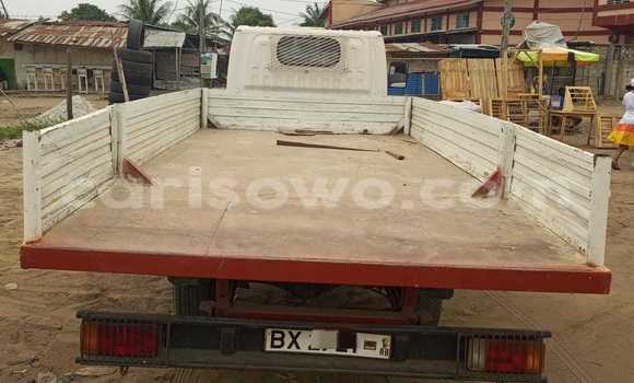 Sayi Na hannu Nissan Datsun White Mota in Abomey Calavi a Benin Sayi Na hannu Nissan Datsun White Mota in Abomey Calavi a Benin