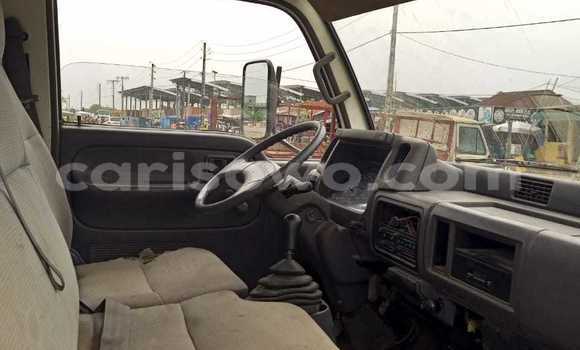 Sayi Na hannu Nissan Datsun White Mota in Abomey Calavi a Benin Sayi Na hannu Nissan Datsun White Mota in Abomey Calavi a Benin