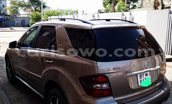 Sayi Na hannu Mercedes-Benz ML–Class M Mota in Cotonou a Benin Sayi Na hannu Mercedes-Benz ML–Class M Mota in Cotonou a Benin