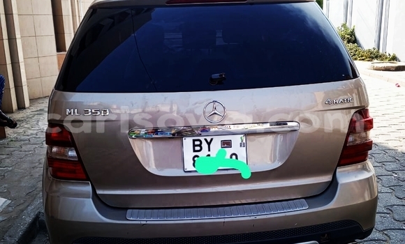 Sayi Na hannu Mercedes-Benz ML–Class M Mota in Cotonou a Benin Sayi Na hannu Mercedes-Benz ML–Class M Mota in Cotonou a Benin