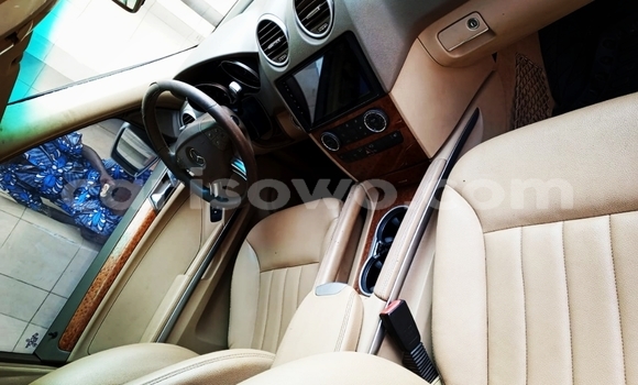 Sayi Na hannu Mercedes-Benz ML–Class M Mota in Cotonou a Benin Sayi Na hannu Mercedes-Benz ML–Class M Mota in Cotonou a Benin