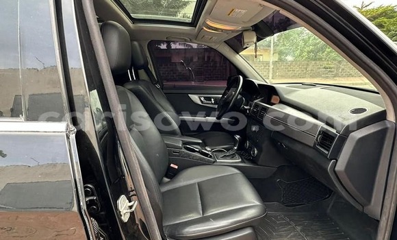 Ra Àlòkù Mercedes-Benz GLK-klasse Black Ọkọ̀ in Cotonou ni Benin Ra Àlòkù Mercedes-Benz GLK-klasse Black Ọkọ̀ in Cotonou ni Benin