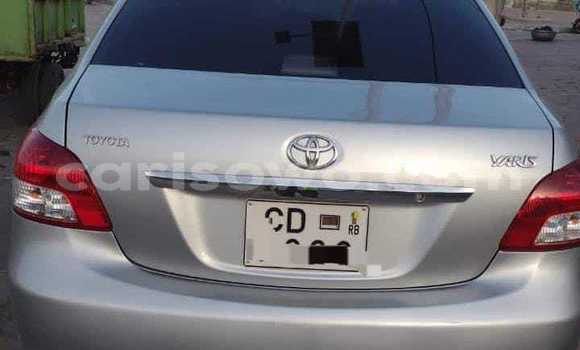 Sayi Na hannu Toyota Yaris Azurfa Mota in Cotonou a Benin Sayi Na hannu Toyota Yaris Azurfa Mota in Cotonou a Benin