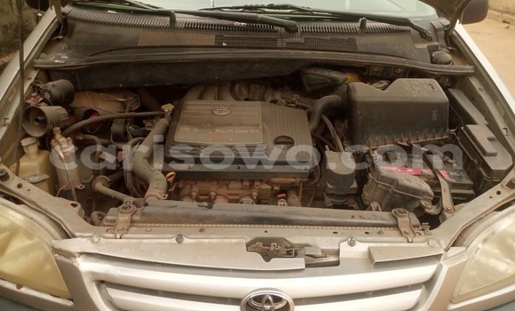 Ra Àlòkù Toyota Sienna Silver Ọkọ̀ in Cotonou ni Benin Ra Àlòkù Toyota Sienna Silver Ọkọ̀ in Cotonou ni Benin