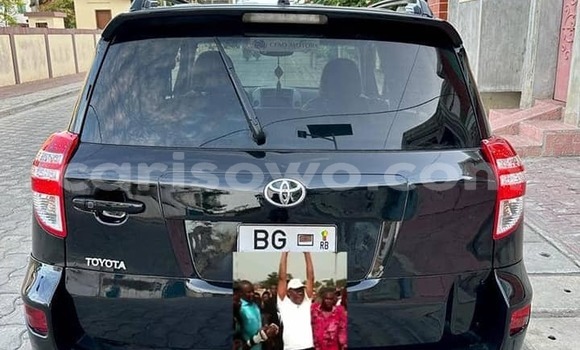 Ra Àlòkù Toyota RAV4 Black Ọkọ̀ in Cotonou ni Benin Ra Àlòkù Toyota RAV4 Black Ọkọ̀ in Cotonou ni Benin