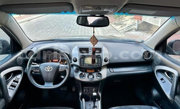 Ra Àlòkù Toyota RAV4 Black Ọkọ̀ in Cotonou ni Benin Ra Àlòkù Toyota RAV4 Black Ọkọ̀ in Cotonou ni Benin