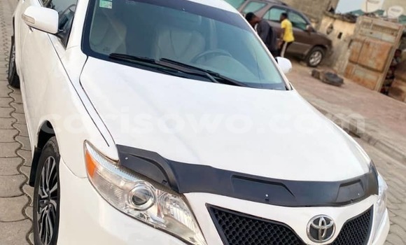 Acheter Occasion Voiture Toyota Camry Blanc à Cotonou, Benin