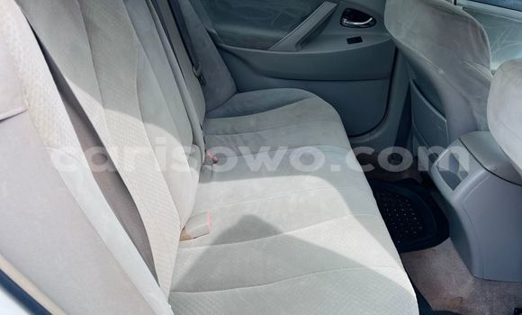 Ra Àlòkù Toyota Camry funfun Ọkọ̀ in Cotonou ni Benin Ra Àlòkù Toyota Camry funfun Ọkọ̀ in Cotonou ni Benin